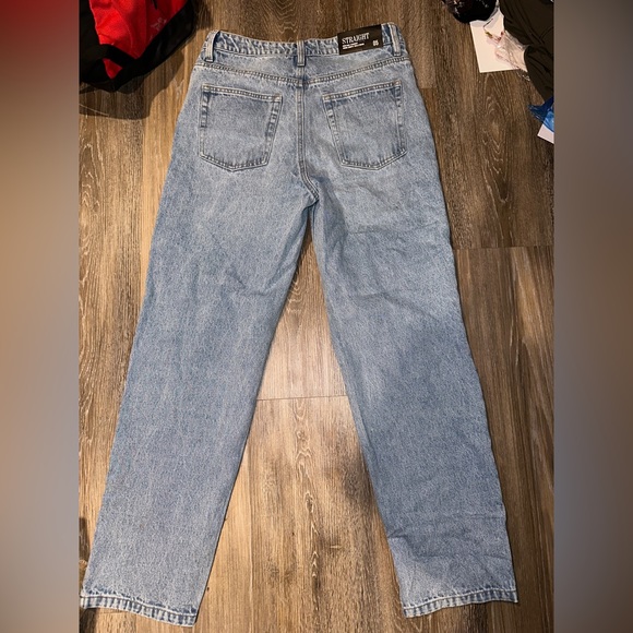 90’s Straight Leg jean - Picture 2 of 3